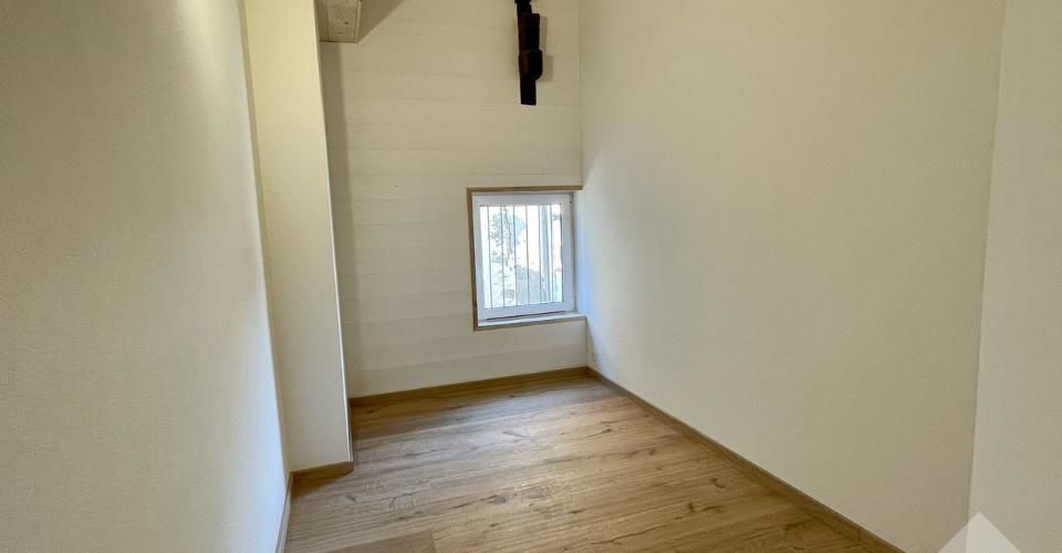 Appartement duplex 2.5 pces dans maison de village totalement rénovée - Appartement 2.5 pièces - image - 3