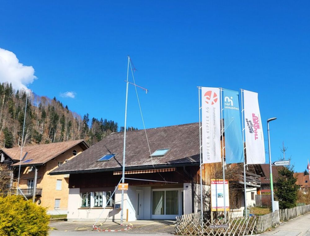 Moderne 3.5-Zimmer-Eigentumswohnung - an ruhiger, naturnaher Lage! -  Bild 2