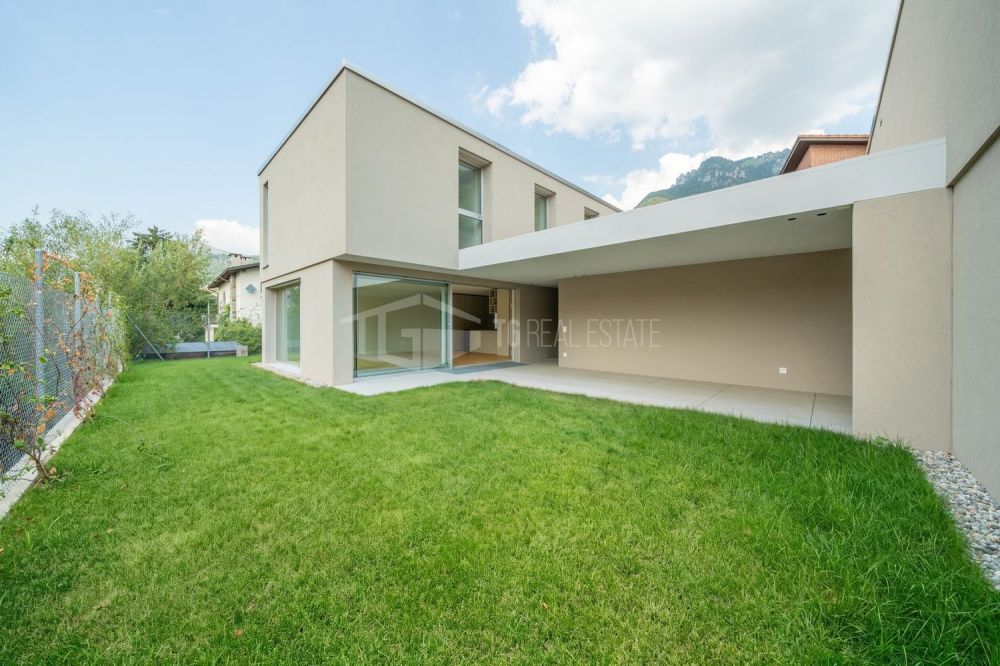 MODERNA CASA DI 5.5 LOCALI CON GIARDINO -  Bild 1
