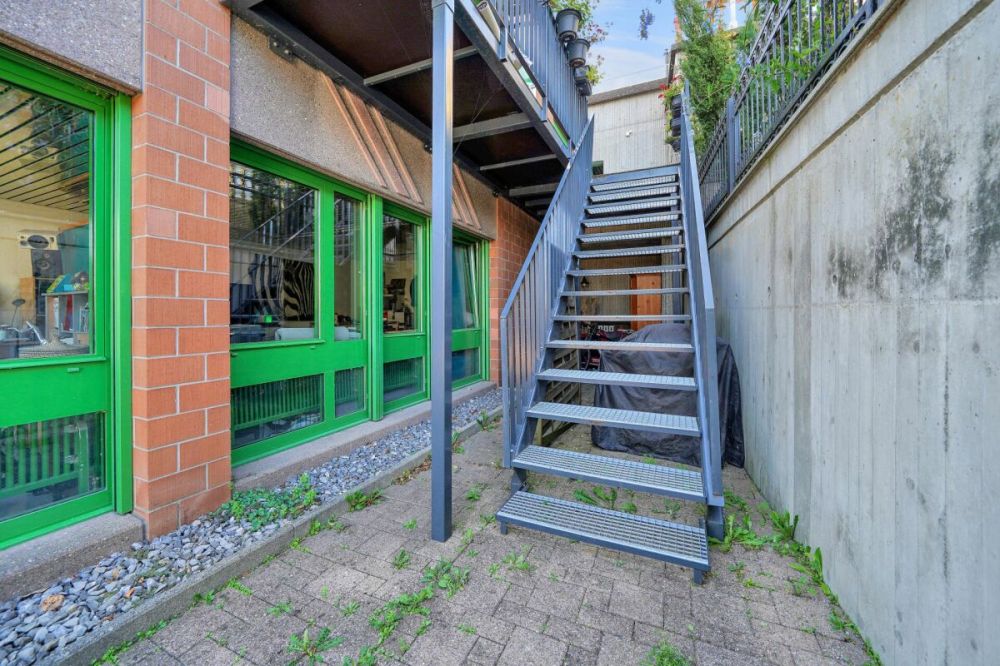 Rendite von 3.66% - Saniertes Mehrfamilienhaus mit 5 Wohneinheiten und Einstellhalle - Bild 10