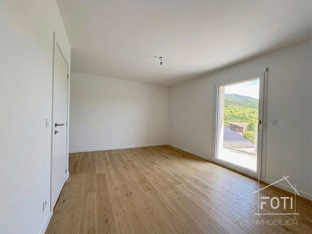 LOCATION-VERKAUF: Einzelvilla NEU mit 4,5 Zimmern und schönem Blick auf die Ebene. - Chambre