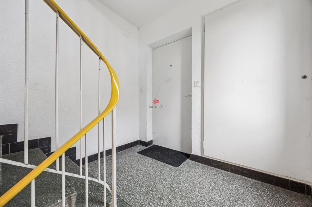 Vollvermietetes Renditeobjekt mit Mietgarantie an zentraler Lage - Treppenhaus