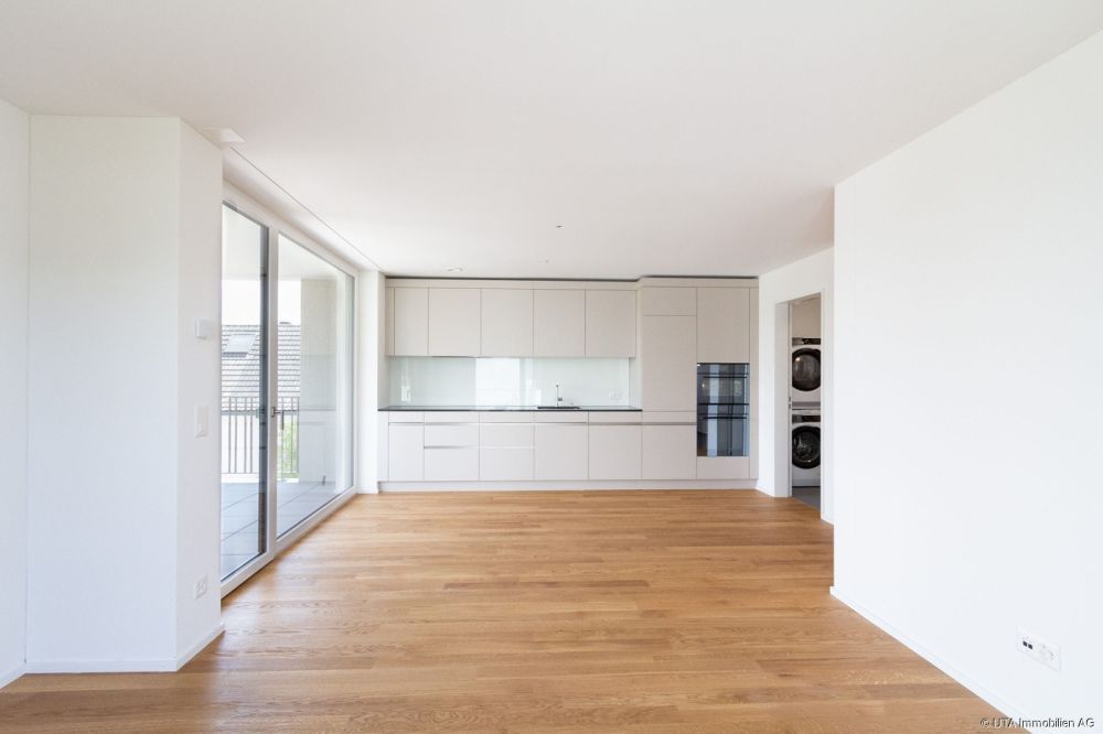 2.5-Zimmer-Neubauwohnung, sofort bezugsbereit, ideal auch als Kapitala - Küche + Wohnzimmer