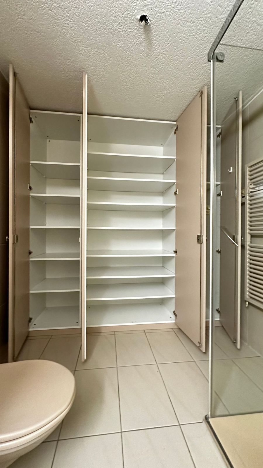 4.5-Zimmer-Wohnung mit Garagenbox in Neuheim zu vermieten - Bild 13