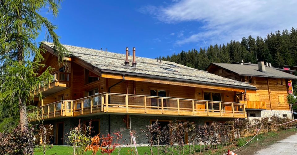 Magnifique Chalet neuf à Crans-Montana - Villa 5.5 pièces - image - 1