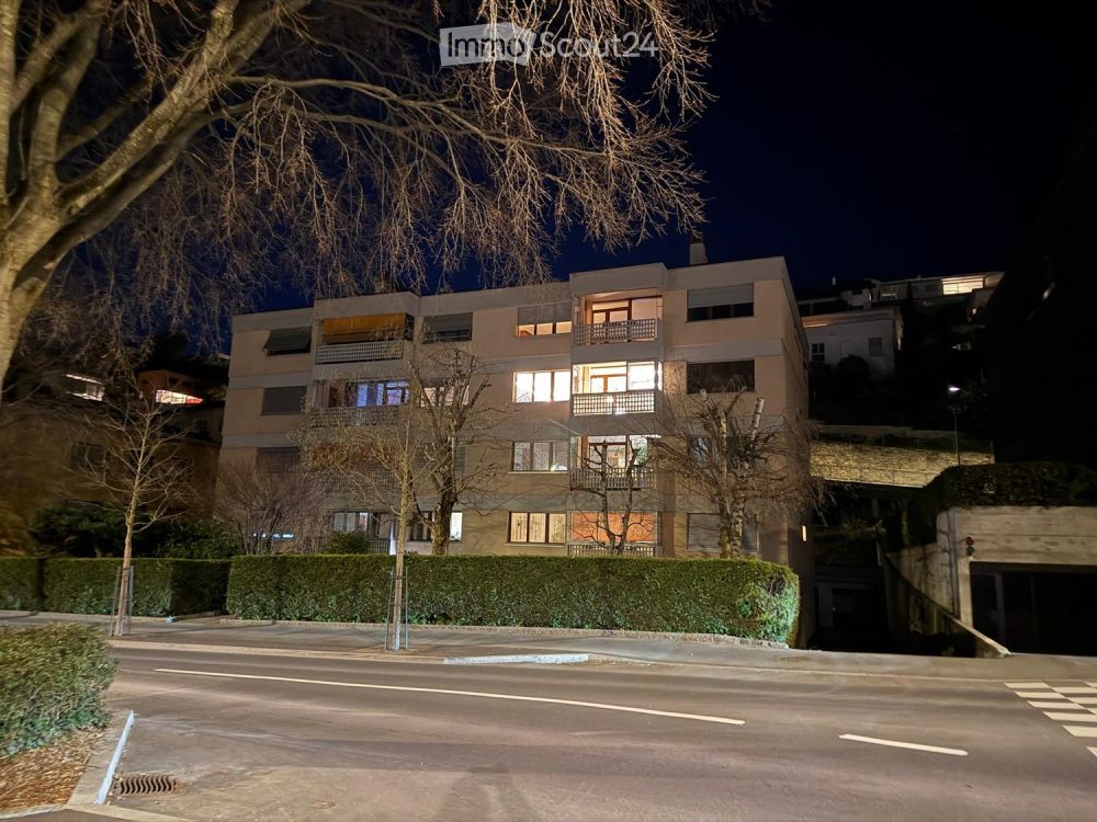 Geräumige 5.5-Zimmer-Wohnung mit Aussicht und Balkon im Zentrum von Sion -  Bild 1