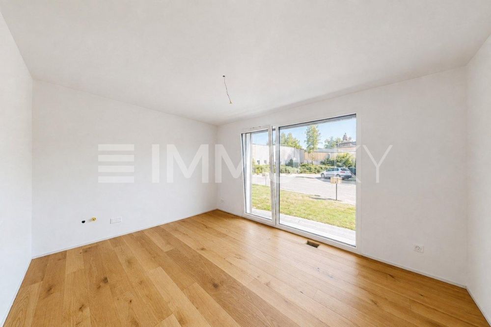 Villa B  5.5 pièces neuve et Minergie - Chambre spacieuse avec accès au jardin