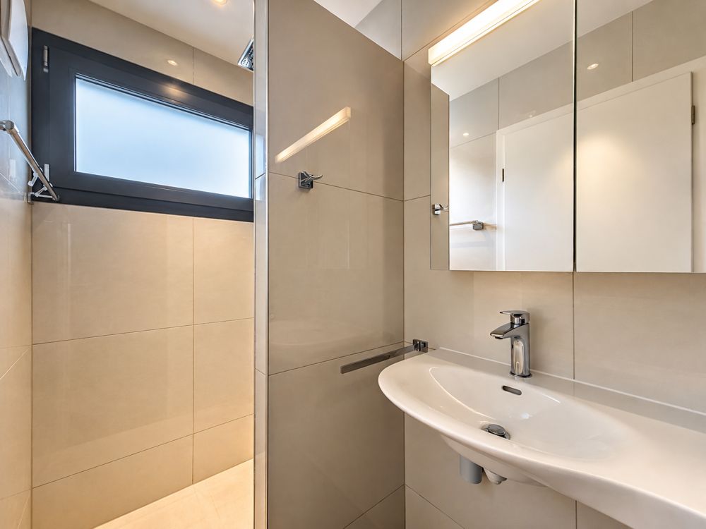 Villa contiguë contemporaine de 5.5 pièces avec jardin -  Bild 5