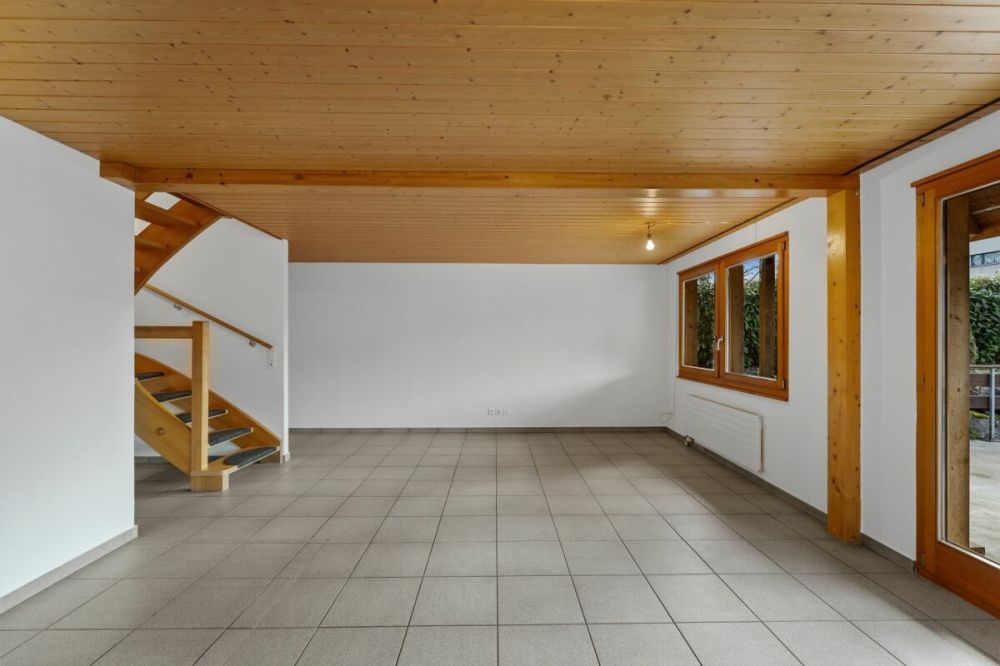 Zweifamilienhaus / EFH mit Einliegerwohnung - 4.5 Zimmer Haus