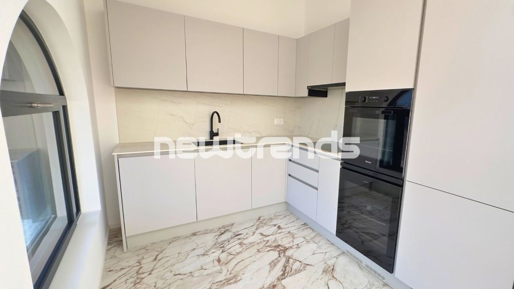 Ampio e luminoso attico con terrazzo e lift privato, mai abitato. - Cucina