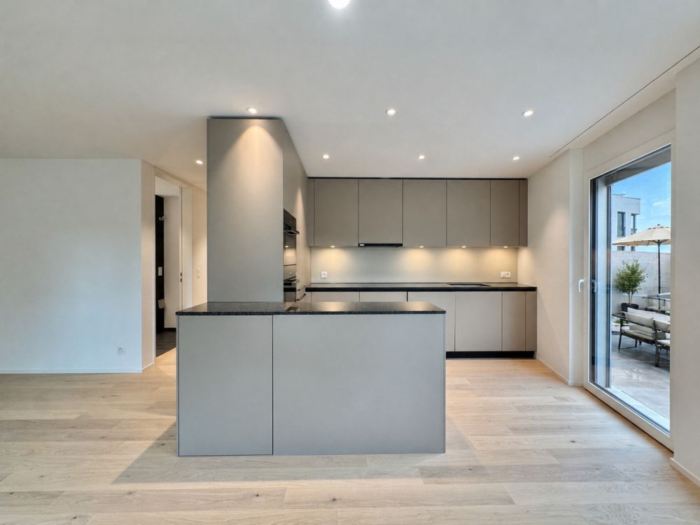 Exklusive 3.5 Zi. Wohnung mit Sitzplatz, bevorzugte Lage -  Bild 1