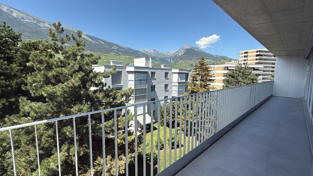 Geräumiges neues Dachgeschoß mit großem Balkon -  Bild 8