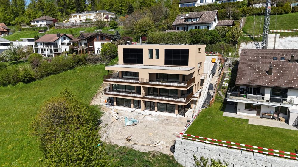Grosszügiger Neubau-Hausteil mit unverbaubarer Aussicht -  Bild 3