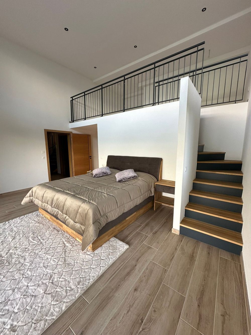 Exklusives Neubau-Chalet mit atemberaubendem Ausblick in Crans-Montana -  Bild 9