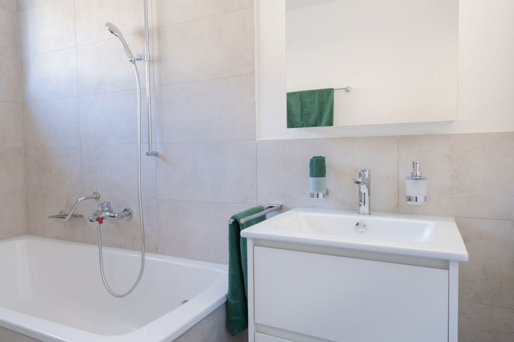 Exklusive 5.5-Zimmer-Attikawohnung in Hergiswil – Neubau mit Bergblick -  Bild 8