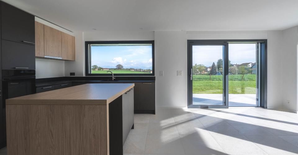 Maison mitoyenne avec 4 chambres, magnifique vue sur les champs et les Alpes - Maison contiguë 5.5 pièces - image - 3