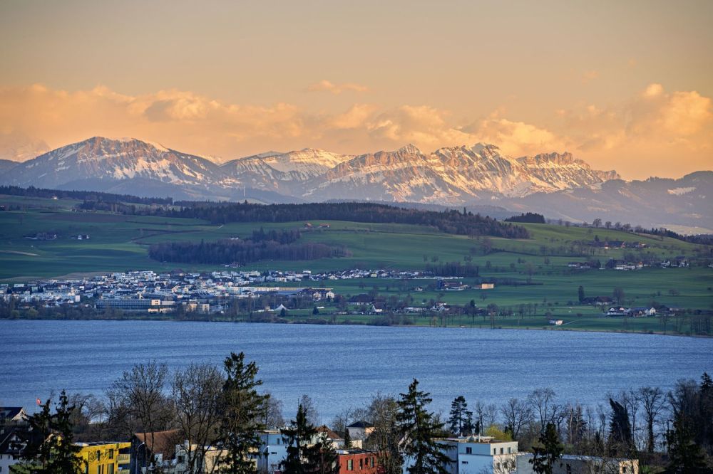 Exklusive Attika mit Panoramablick über den Sempachersee - Aussicht
