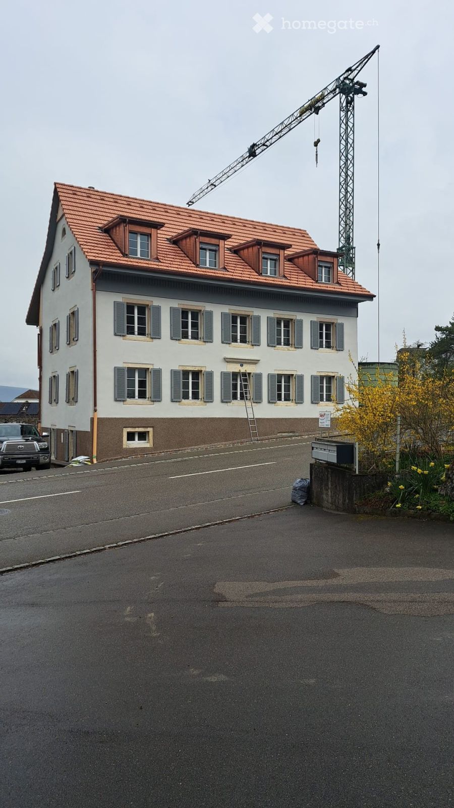 Moderne 3.5-Zimmer-Wohnung in Büsserach mit gedecktem Balkon und Gartensitzplatz -  Bild 1