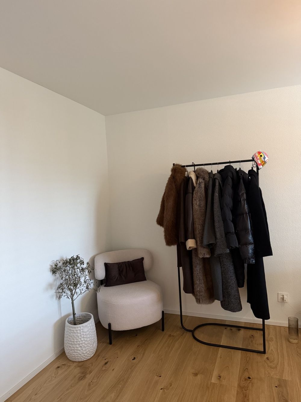 Neue und moderne, möblierte 3.5 Zi Wohnung -  Bild 8