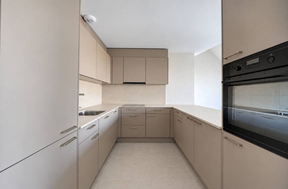 Spacieux séjour et grandes chambres pour ce 5.5 pièces en duplex - Cuisine ouverte