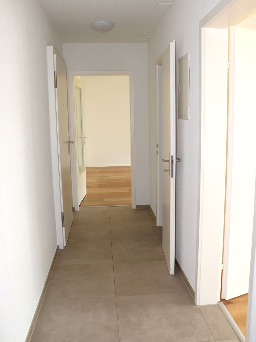 neu sanierte, grosszügige 2.5 Zi.-Wohnung - Erstbezug -  Bild 6