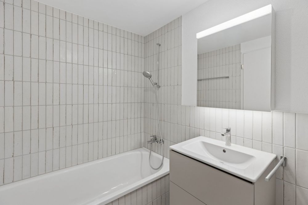Moderne 3.5-Zimmer-Dachwohnung - lichtdurchflutet & einladend -  Bild 13