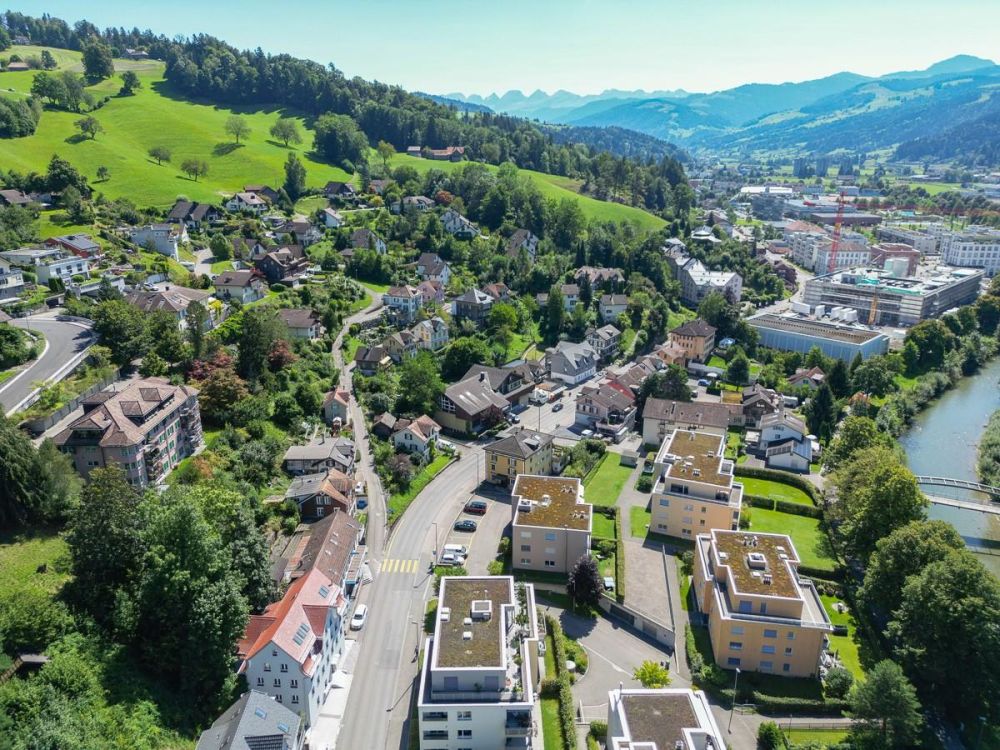 frisch renoviertes Mehrfamilienhaus mit 10 Einheiten - Lage