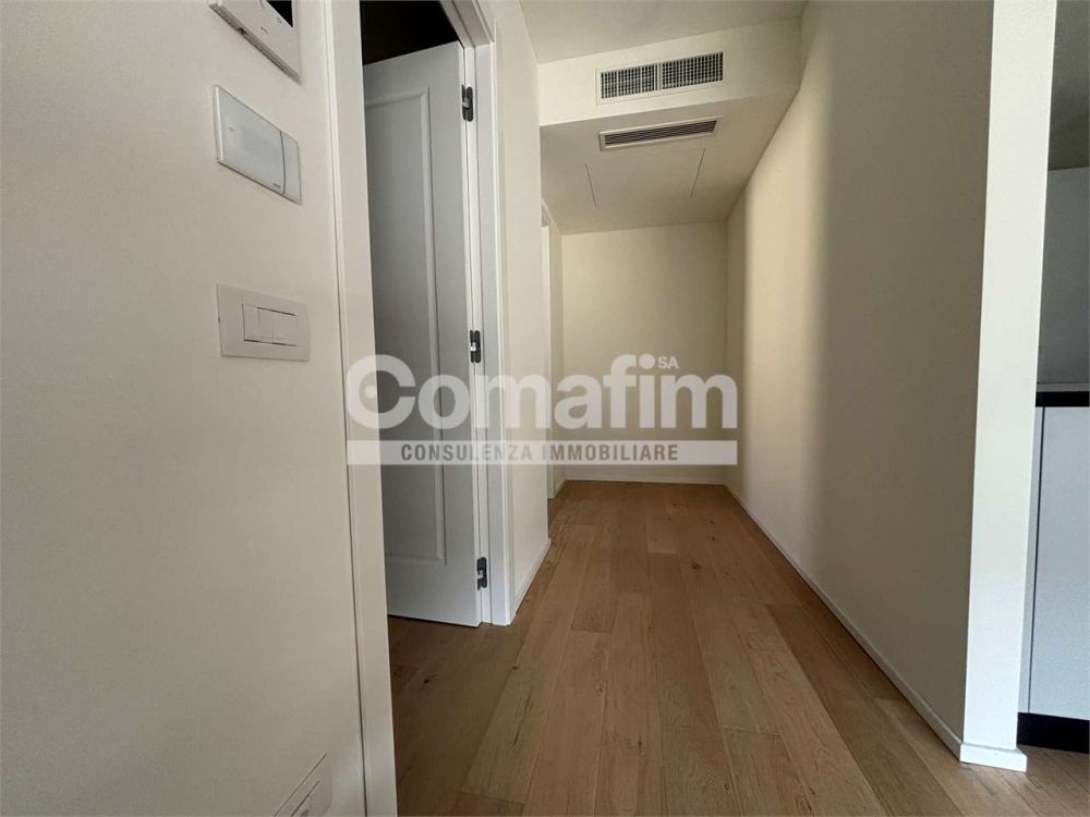 Chiasso : 2.5 locali al 1P - Moderno con terrazzo - Bild 6