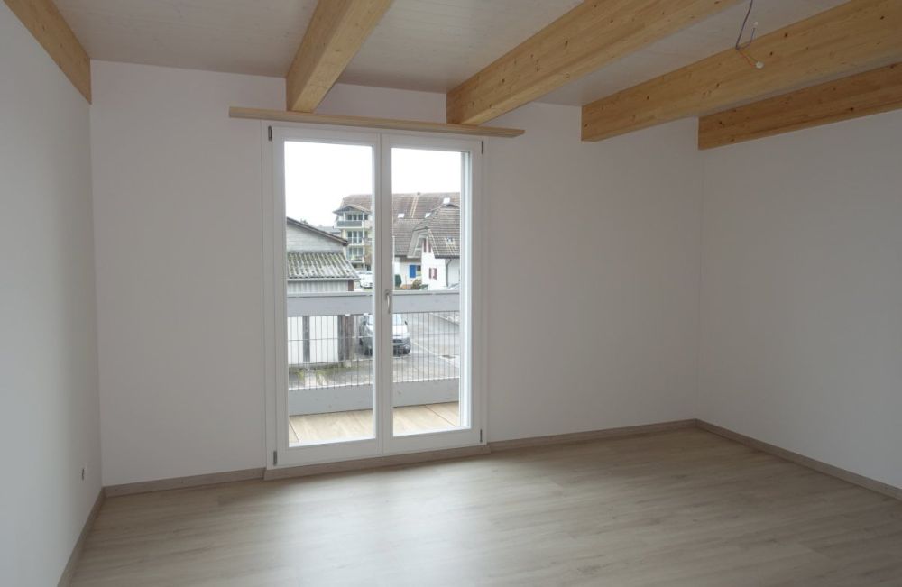 Schönes 6.5-Zimmer Einfamilienhaus mit viel Holz -  Bild 11