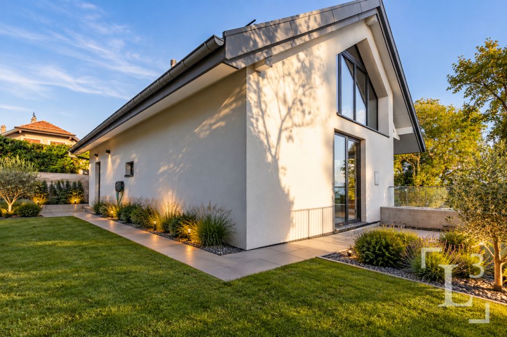 Rare! Villa neuve avec vue spectaculaire sur le lac - Espace jardin côté Nord