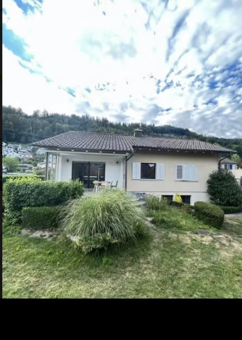 Exklusives, freistehendes Einfamilienhaus im Hochparterre mit grossem Garten in Brugg -  Bild 2