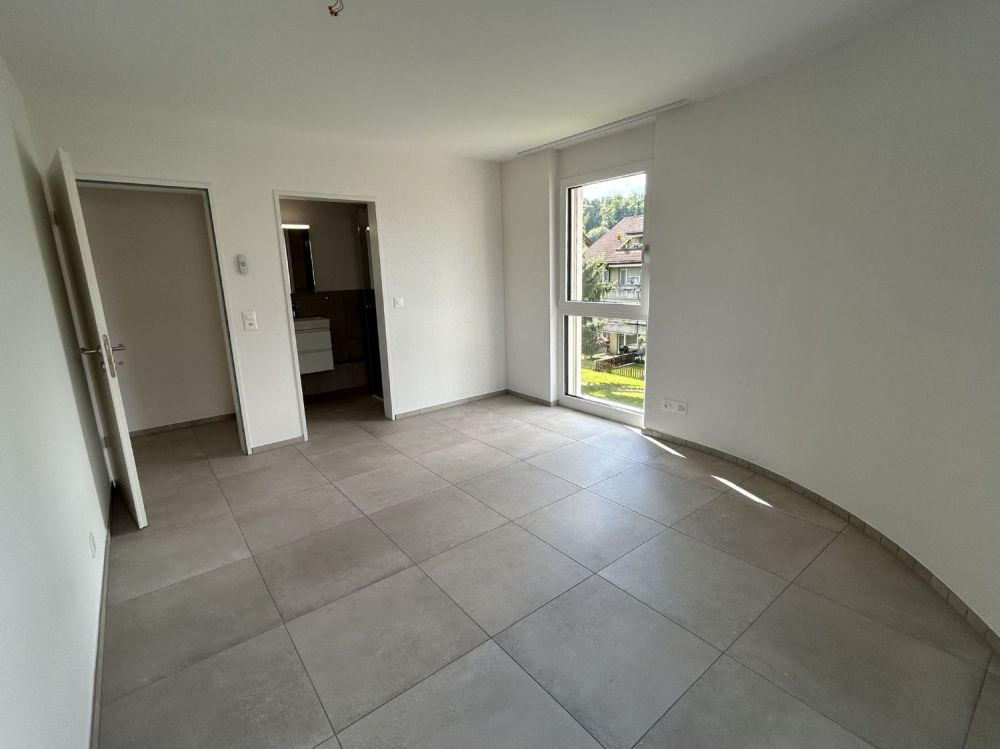 Moderne und helle 4.5-Zimmerwohnung an bester Lage nur 5 Minuten vom Bahnhof Zofingen entfernt zu vermieten! -  Bild 7