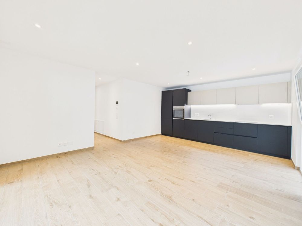 Affascinante appartamento di 2.5 locali a Giubiasco, nel Canton TI - Image 4