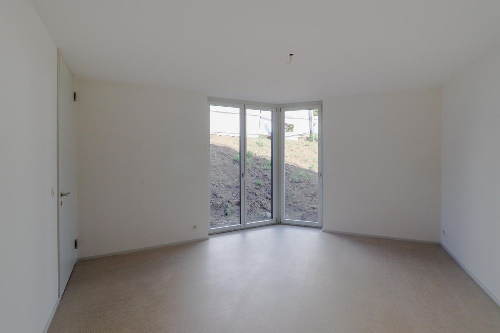 Hochwertige 4.5 Zi-Neubauwohnung im EG  zentral und naturnah gelegen -  Bild 6