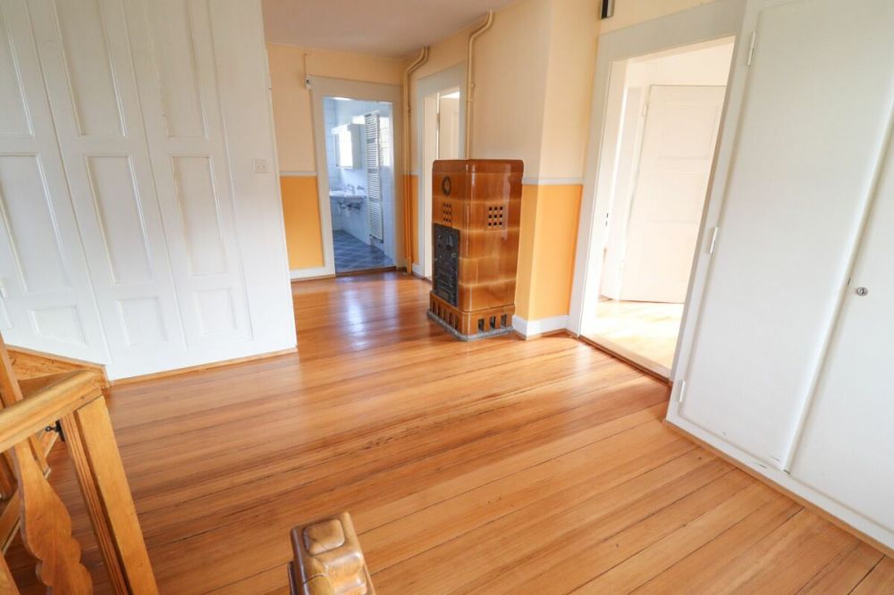 8.5-Zi-Haus, auch als Mehrgenerationenhaus nutzbar, auf 1'441 m2 Land mit Baulandreserve -  Bild 10