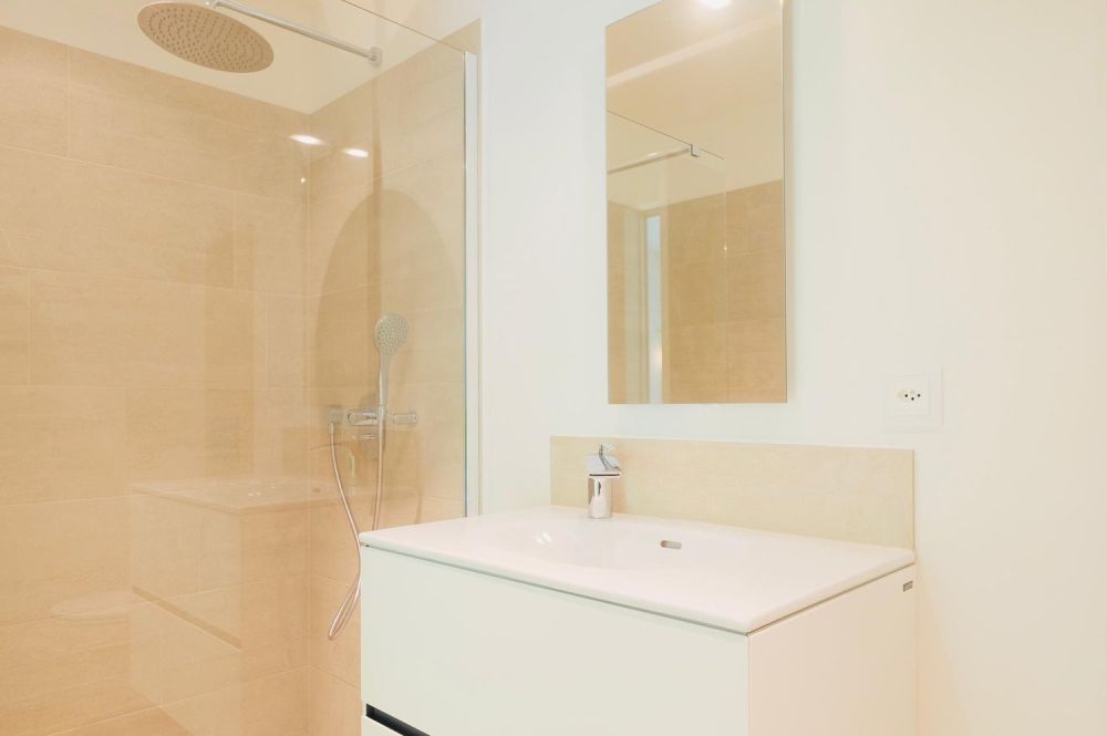 Un raro concetto avanguardista in posizione magnifica - Bild 8