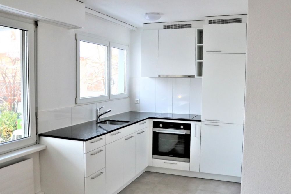 neu sanierte, grosszügige 2.5 Zi.-Wohnung - Erstbezug -  Bild 2