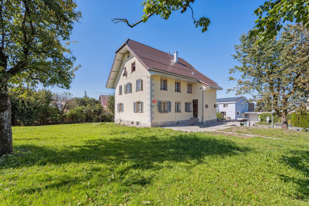 Historische Liegenschaft mit Baulandreserve - Bild 1