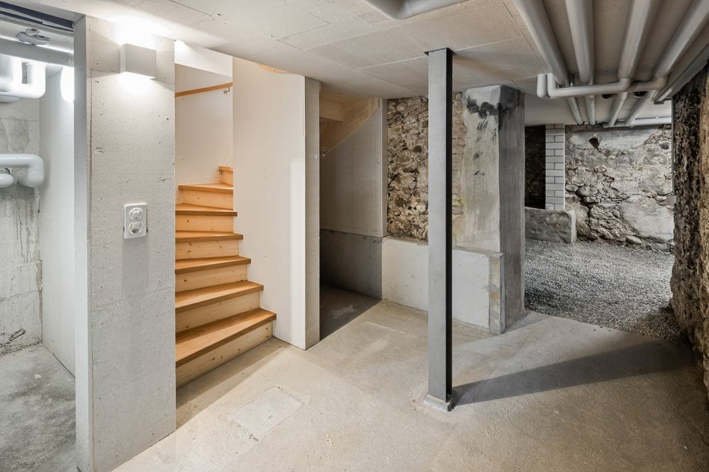 Letzte Gelegenheit: Einzigartige 7.5-Zimmer-Bauernhaushälfte - Keller