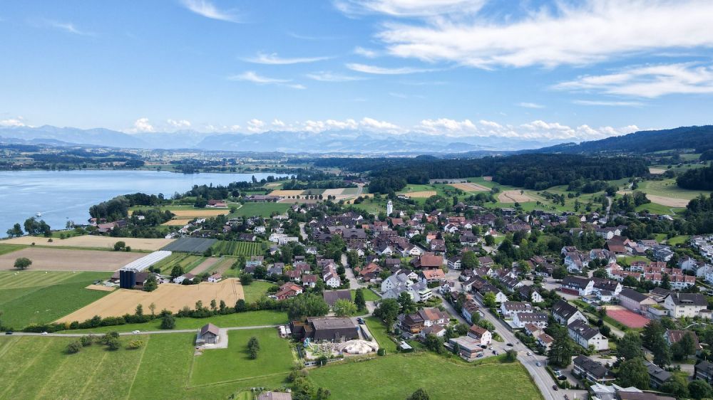 Neubau "SERAEL" - Unverbaubare Sicht auf den Greifensee, ruhig und dorfnah -  Bild 11