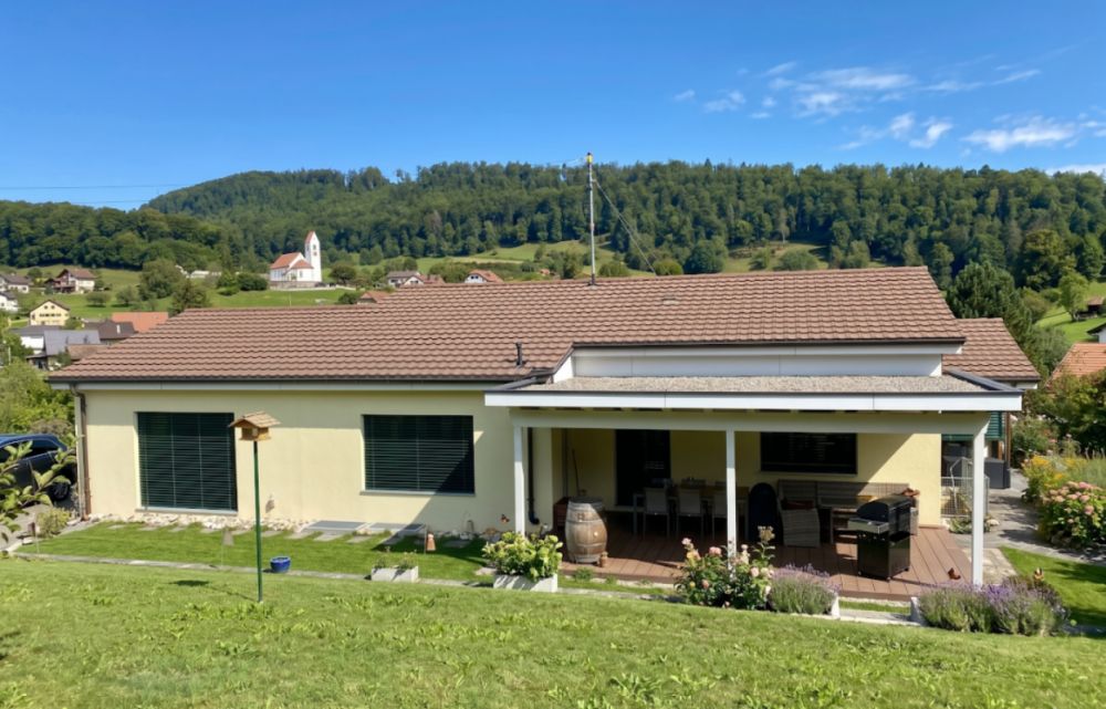 Modernes Familienglück mit Fernsicht und exklusiver Ausstattung -  Bild 1