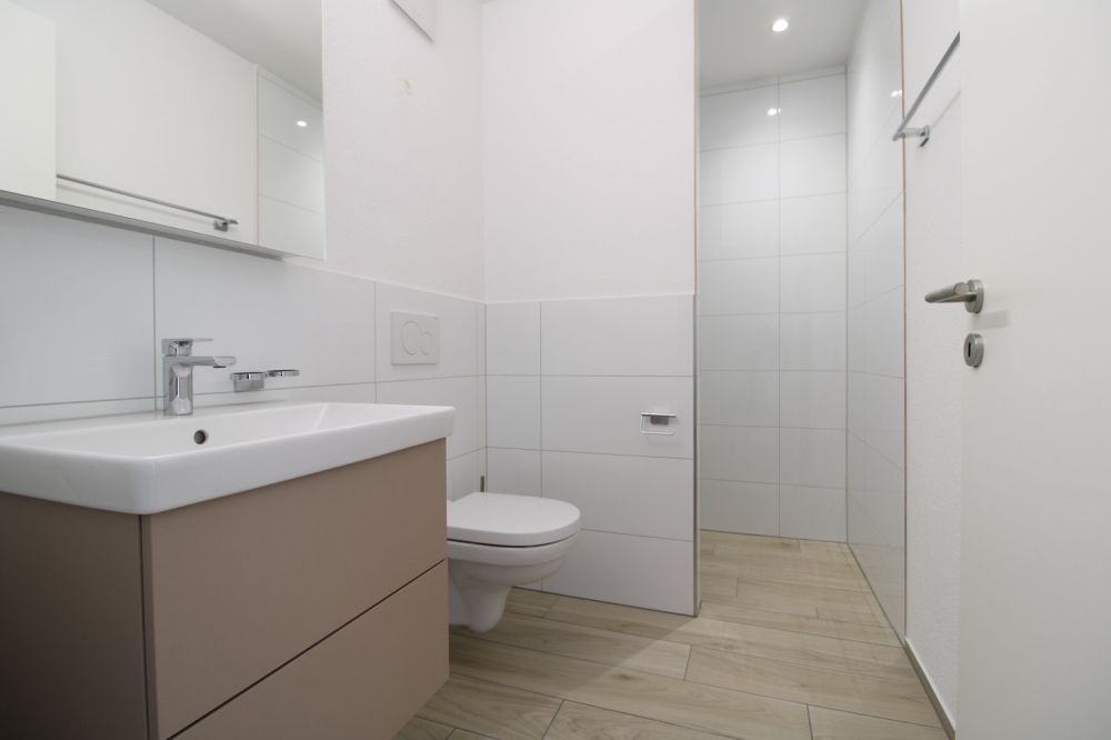 Moderne 4.5-Zimmerwohnung mit zwei Bädern und gemütlichem Sitzplatz -  Bild 8