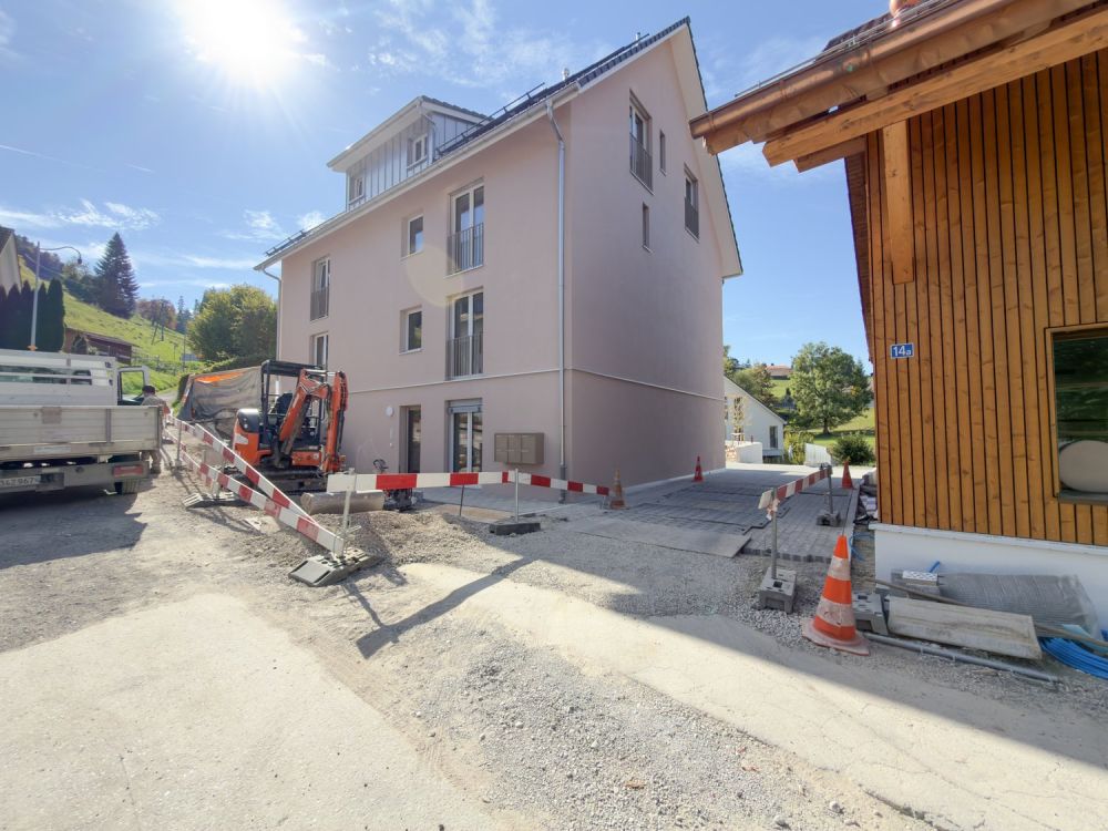 Erstvermietung - Grosszügige 4.5 Zimmer-Maisonettewohnung an ruhiger Lage -  Bild 1