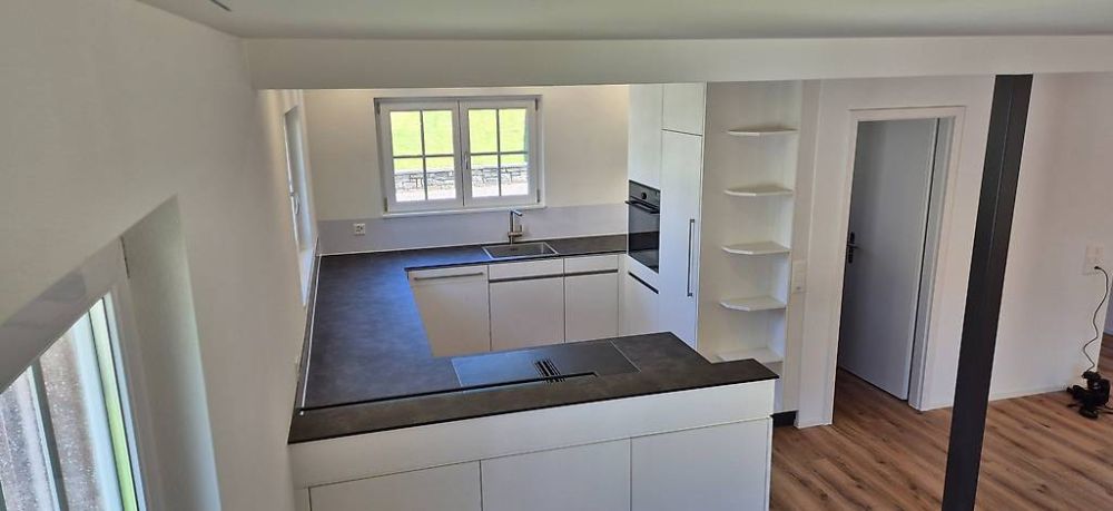 Kernsaniertes Einfamilienhaus, Wärmepumpe und viel Umschwung -  Bild 4
