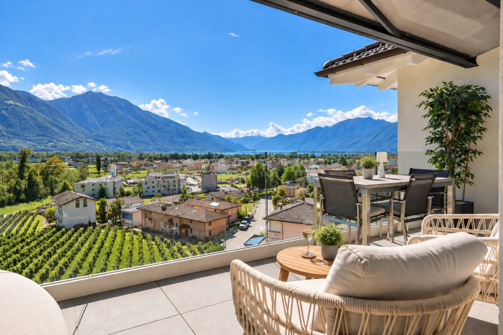 Lifestyle con vista - esclusivo attico a Gordola -  Bild 1