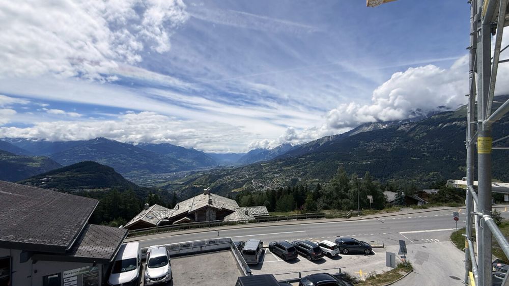 Chalet-Wohnung 4,5/5,5 Zimmer in Crans-Montana - Vue depuis le balcon des combles (05.06.2026) / View from attic balcony (05.06.2026) / Vista dal balcone della mansarda (05.06.2026)