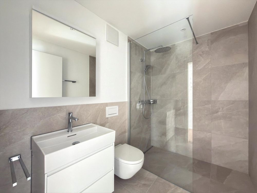 Letzte exklusive 4.5-Zimmer-Wohnung mit Terrasse - Collina - Badezimmer