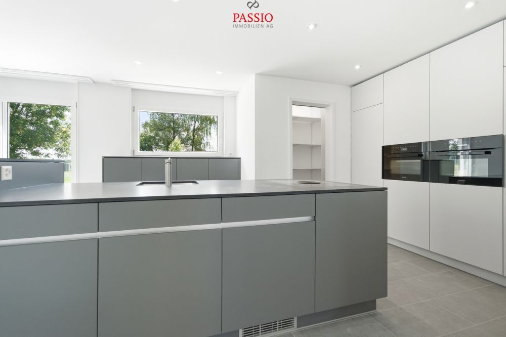 Exklusives 6.5-Zimmer-Doppeleinfamilienhaus mit grosszügigem Garten -  Bild 7