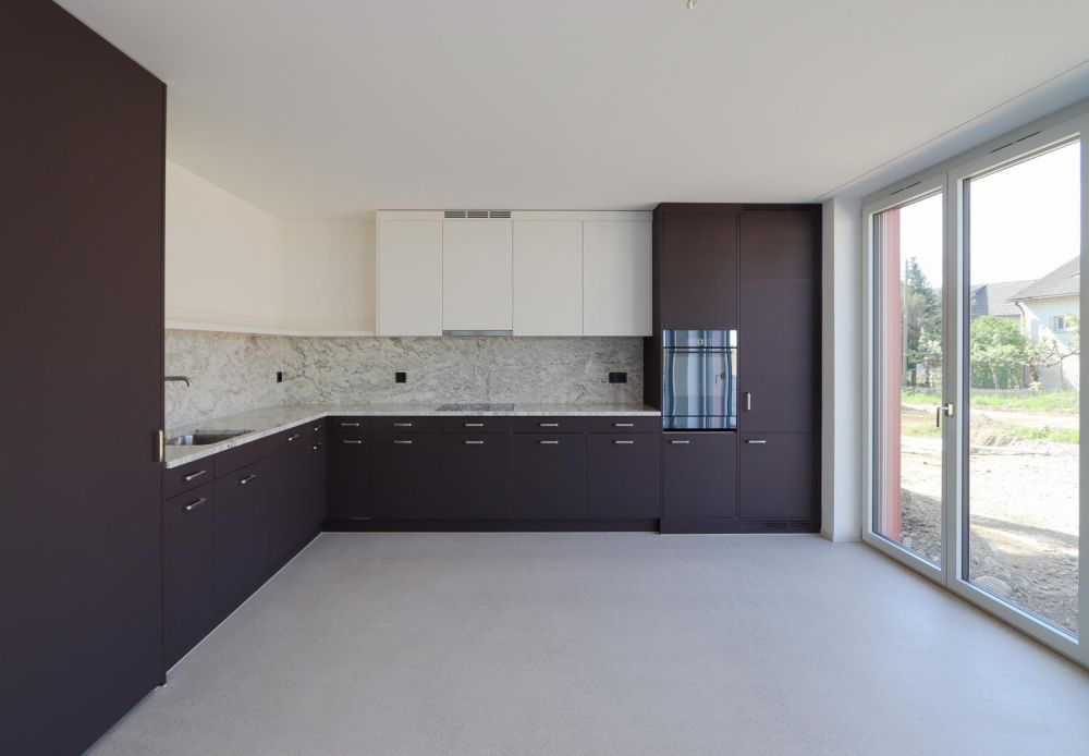 Hochwertige 4.5 Zi-Neubauwohnung im EG  zentral und naturnah gelegen -  Bild 1