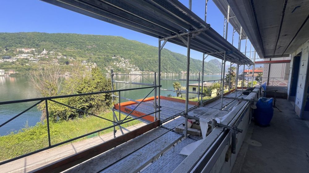 VILLA 4.5 LOC. VISTA LAGO CON POSTO BARCA A BRUSINO ARSIZIO - Bild 1